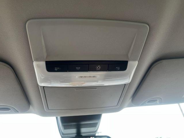Photo of 2023 Pearl White Tri-Coat Nissan Altima