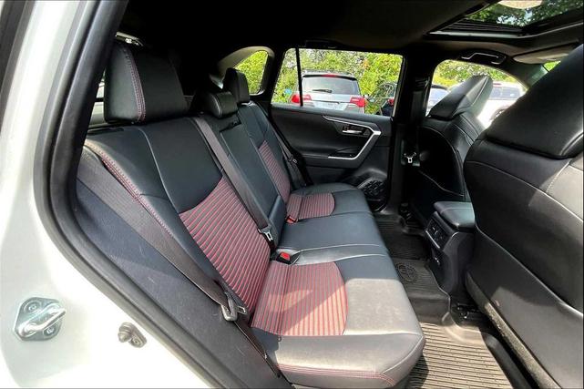 Photo of 2022 Blizzard Pearl/Midnight Black Metallic Toyota RAV4 Prime