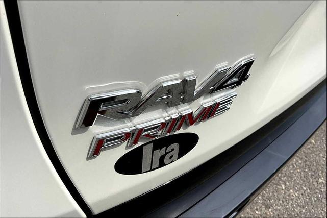 Photo of 2022 Blizzard Pearl/Midnight Black Metallic Toyota RAV4 Prime