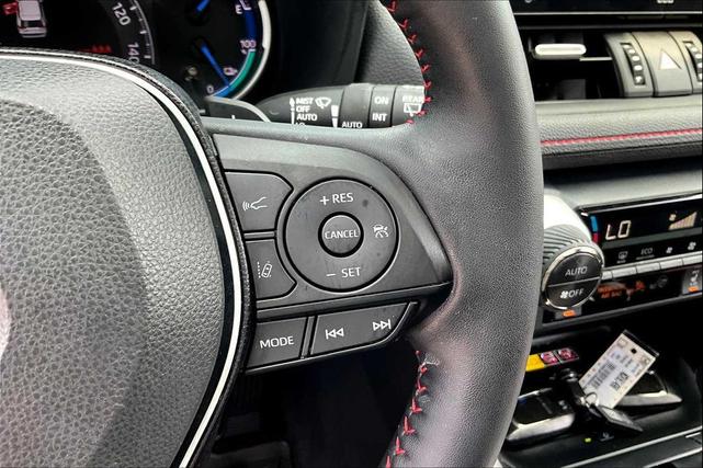 Photo of 2022 Blizzard Pearl/Midnight Black Metallic Toyota RAV4 Prime