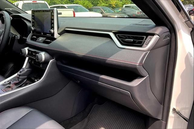 Photo of 2022 Blizzard Pearl/Midnight Black Metallic Toyota RAV4 Prime