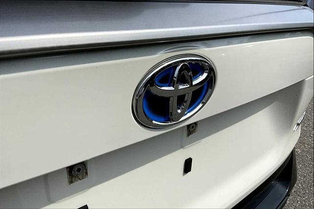 Photo of 2022 Blizzard Pearl/Midnight Black Metallic Toyota RAV4 Prime