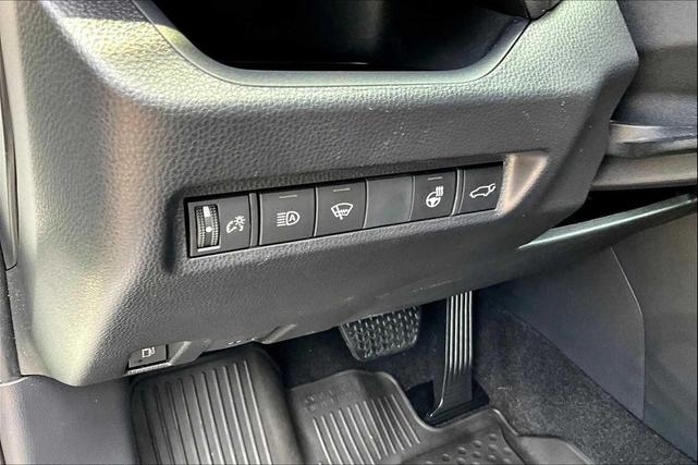 Photo of 2022 Blizzard Pearl/Midnight Black Metallic Toyota RAV4 Prime