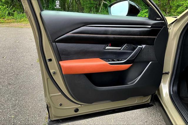 Photo of 2024 Zircon Sand Metallic Mazda CX-50