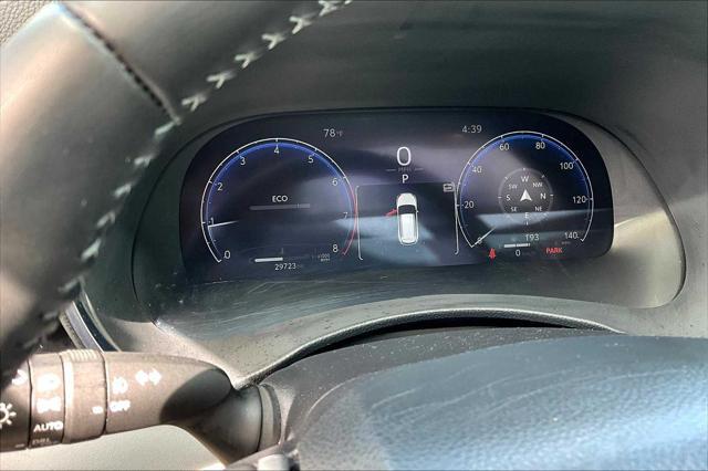 Photo of 2023 Midnight Black Metallic Toyota Highlander
