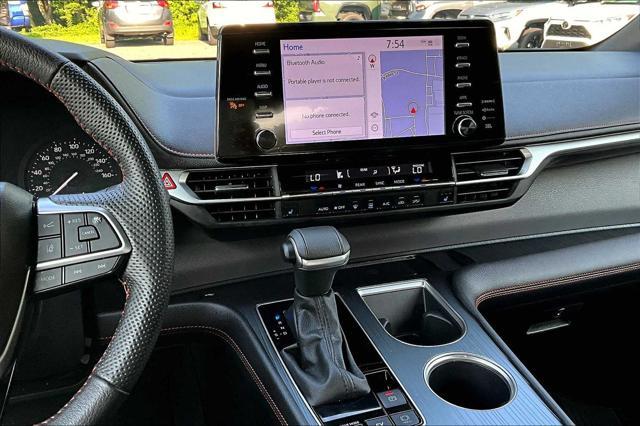 Photo of 2023 Celestial Silver Metallic Toyota Sienna
