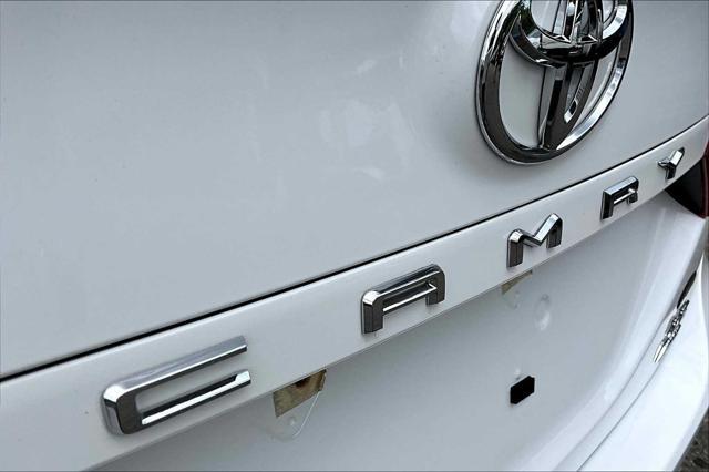 Photo of 2024 Ice Cap Toyota Camry