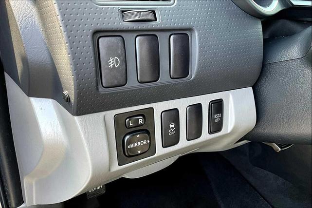 Photo of 2015 Silver Sky Metallic Toyota Tacoma