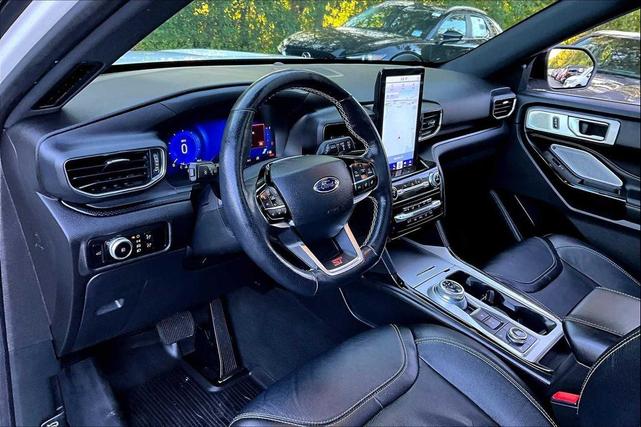 Photo of 2023 Star White Metallic Tri-Coat Ford Explorer