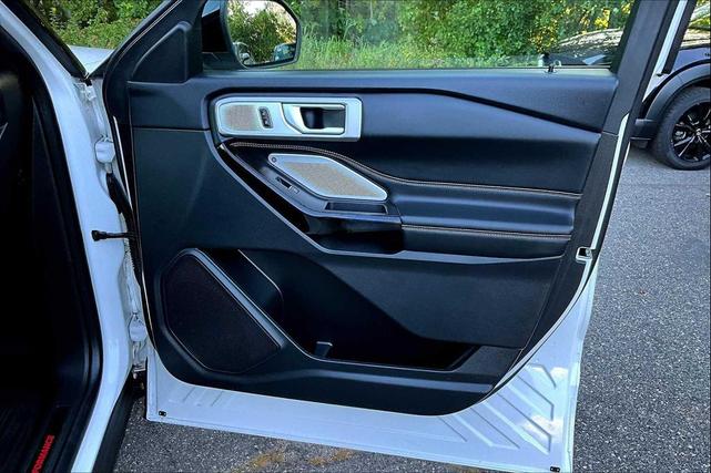Photo of 2023 Star White Metallic Tri-Coat Ford Explorer