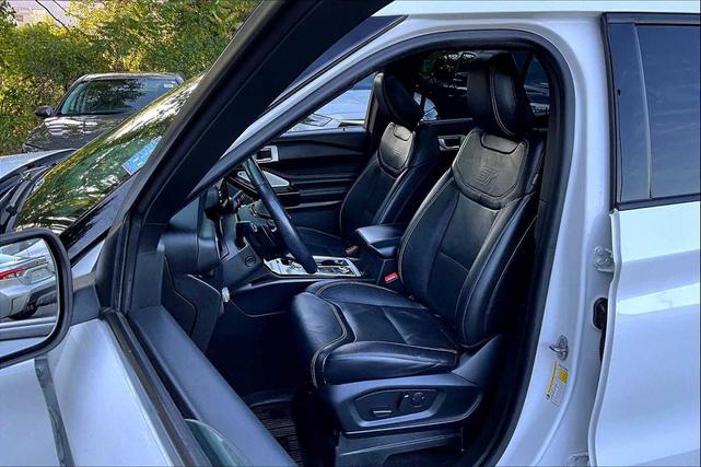 Photo of 2023 Star White Metallic Tri-Coat Ford Explorer