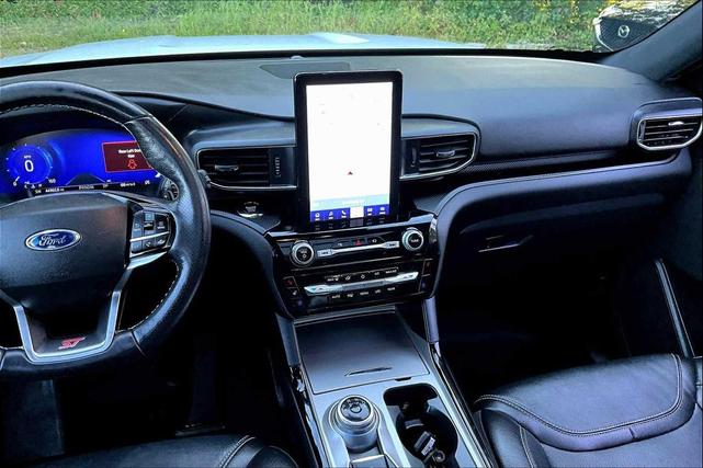 Photo of 2023 Star White Metallic Tri-Coat Ford Explorer