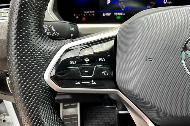 Photo of 2022 Pure White Volkswagen Tiguan