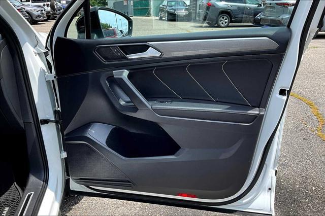 Photo of 2022 Pure White Volkswagen Tiguan
