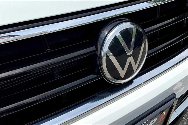 Photo of 2022 Pure White Volkswagen Tiguan