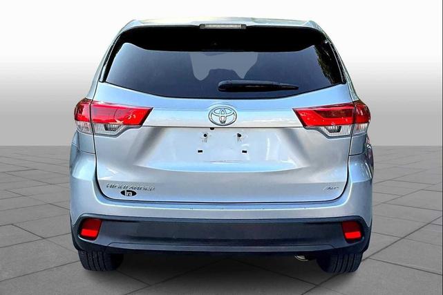 Photo of 2018 Celestial Silver Metallic Toyota Highlander