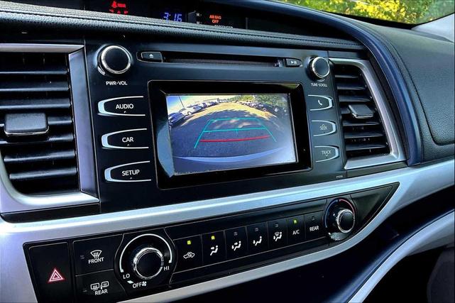 Photo of 2018 Celestial Silver Metallic Toyota Highlander