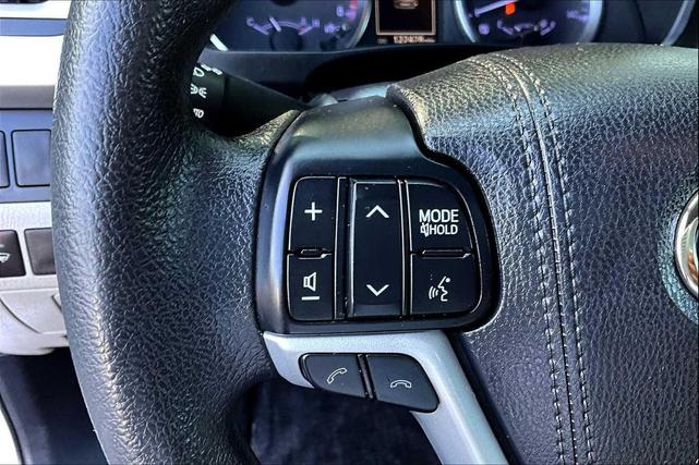 Photo of 2018 Celestial Silver Metallic Toyota Highlander