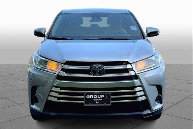Photo of 2018 Celestial Silver Metallic Toyota Highlander