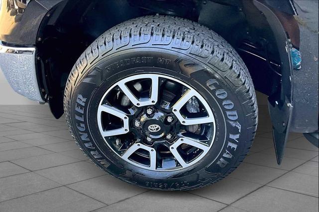 Photo of 2020 Midnight Black Metallic Toyota Tundra