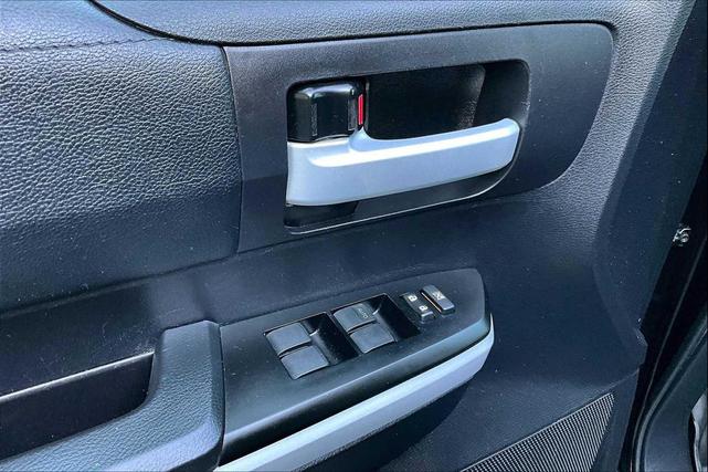 Photo of 2020 Midnight Black Metallic Toyota Tundra