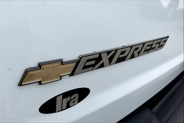 Photo of 2025 Summit White Chevrolet Express 3500