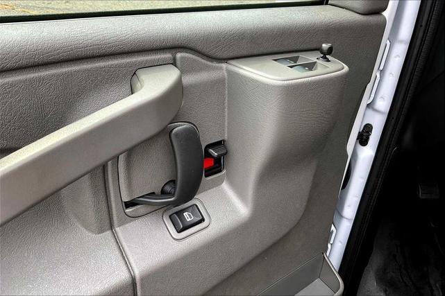 Photo of 2025 Summit White Chevrolet Express 3500
