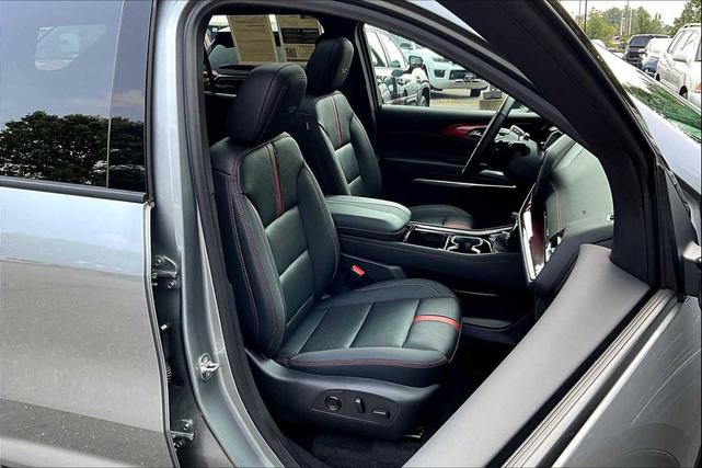 Photo of 2025 Sterling Gray Metallic Chevrolet Traverse