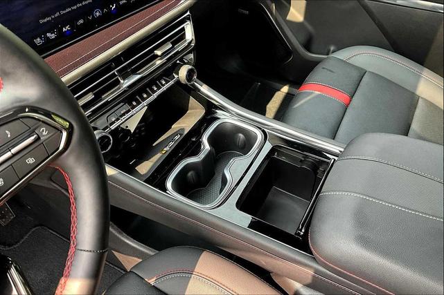 Photo of 2025 Sterling Gray Metallic Chevrolet Traverse
