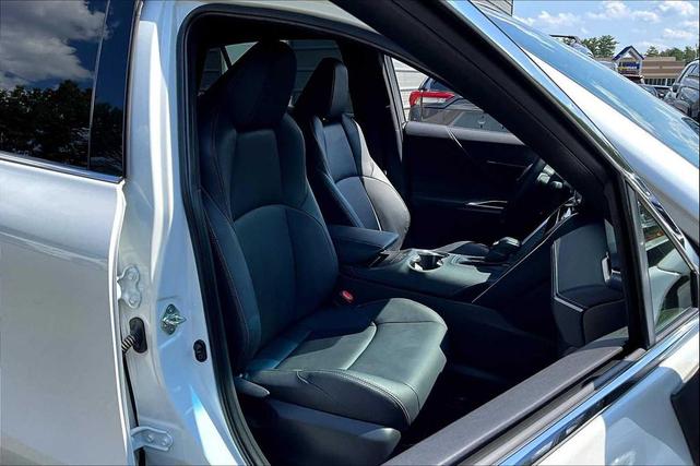 Photo of 2024 Wind Chill Pearl Toyota Venza