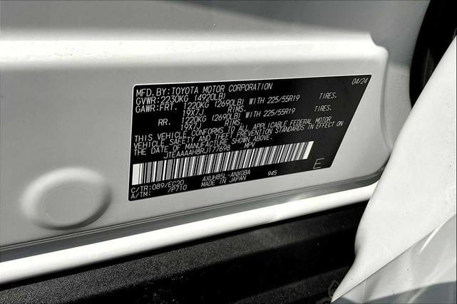 Photo of 2024 Wind Chill Pearl Toyota Venza