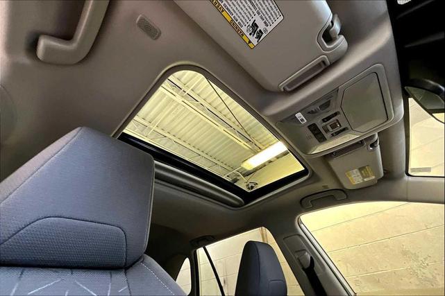Photo of 2023 Ice Cap Toyota RAV4