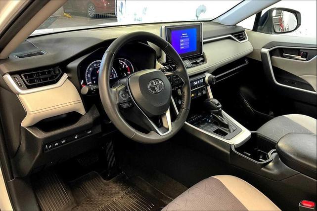 Photo of 2023 Ice Cap Toyota RAV4