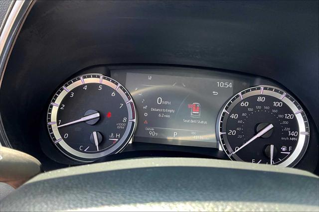 Photo of 2022 Midnight Black Metallic Toyota Highlander