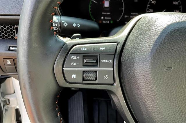 Photo of 2023 Platinum White Pearl Honda CR-V Hybrid