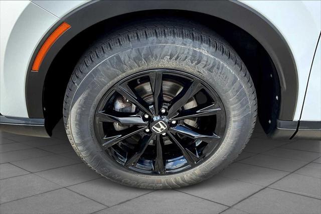 Photo of 2023 Platinum White Pearl Honda CR-V Hybrid