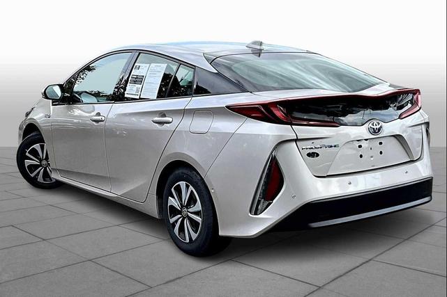 Photo of 2018 Titanium Glow Toyota Prius Prime