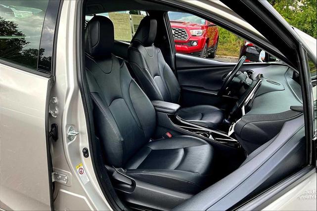 Photo of 2018 Titanium Glow Toyota Prius Prime