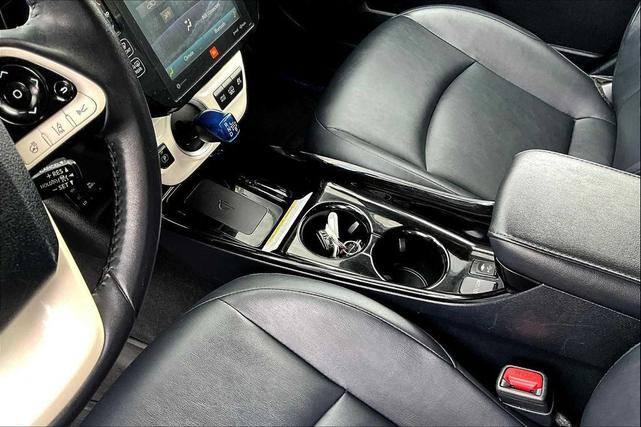 Photo of 2018 Titanium Glow Toyota Prius Prime