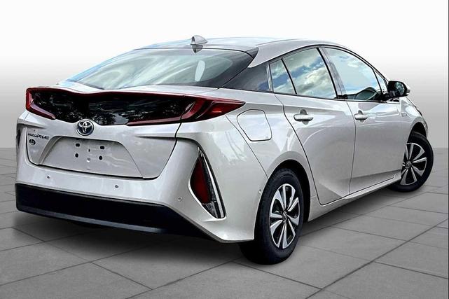 Photo of 2018 Titanium Glow Toyota Prius Prime