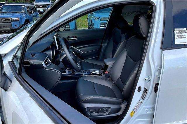 Photo of 2025 White Toyota Corolla Cross