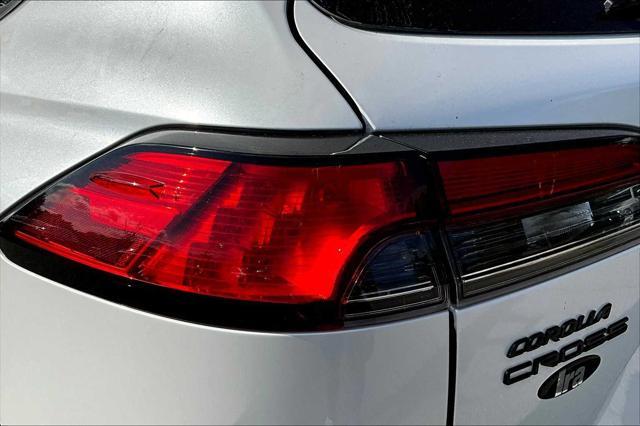 Photo of 2025 White Toyota Corolla Cross