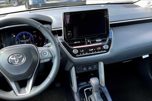 Photo of 2025 White Toyota Corolla Cross