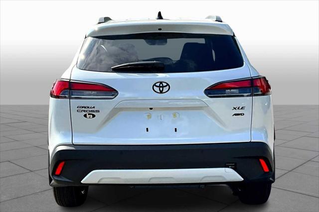 Photo of 2025 White Toyota Corolla Cross