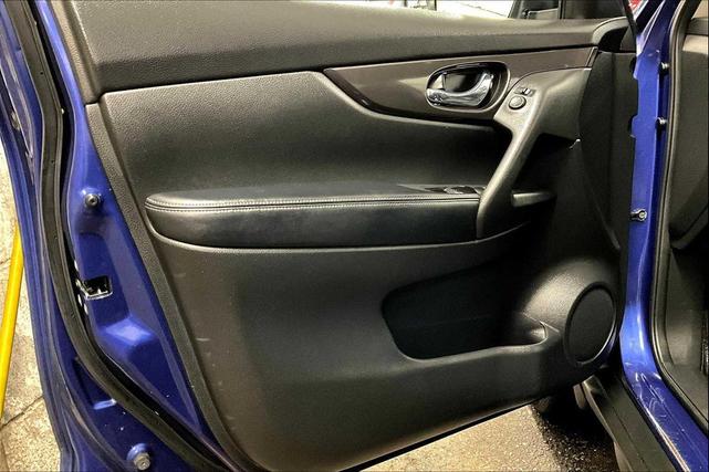 Photo of 2019 Caspian Blue Metallic Nissan Rogue