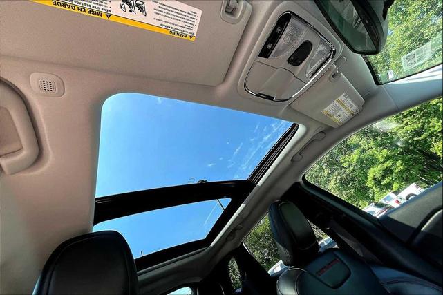 Photo of 2021 Diamond Black Crystal Pearlcoat Jeep Cherokee