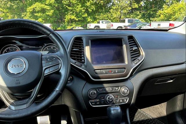 Photo of 2021 Diamond Black Crystal Pearlcoat Jeep Cherokee