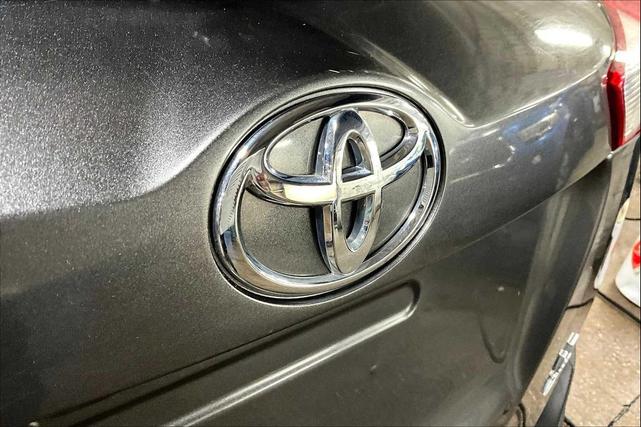 Photo of 2015 Magnetic Gray Metallic Toyota RAV4