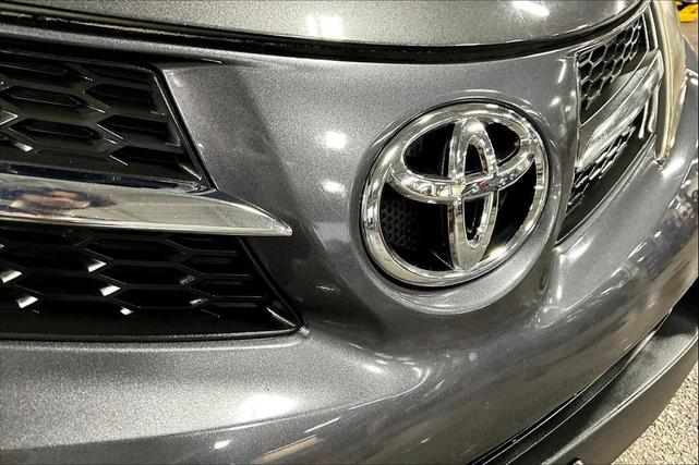 Photo of 2015 Magnetic Gray Metallic Toyota RAV4
