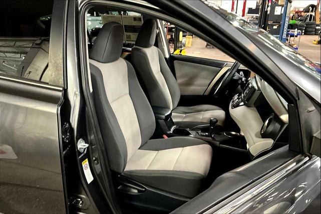 Photo of 2015 Magnetic Gray Metallic Toyota RAV4